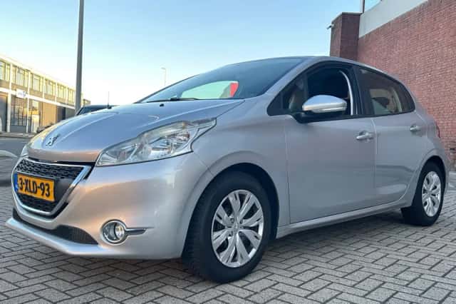 Peugeot 208 (2014) thumbnail 3