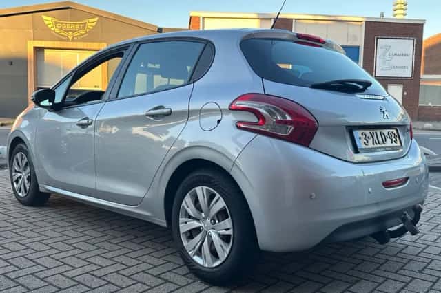 Peugeot 208 (2014) thumbnail 5