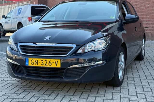 Peugeot 308 (2015) thumbnail 3
