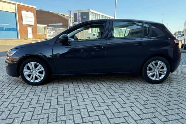 Peugeot 308 (2015) thumbnail 4