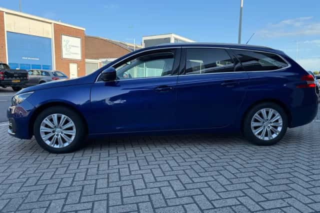 Peugeot 308 (2018) thumbnail 4