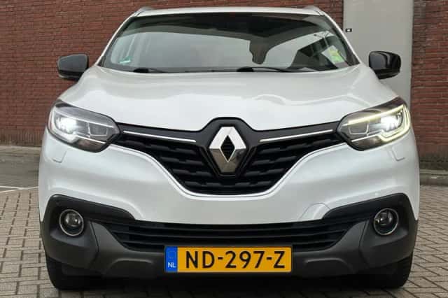 Renault Kadjar (2017) thumbnail 2