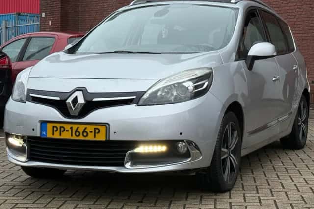 Renault Scénic (2013) thumbnail 3