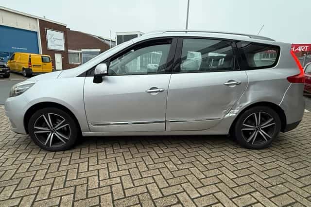 Renault Scénic (2013) thumbnail 4