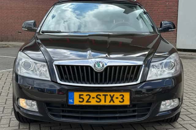 Škoda Octavia (2011) thumbnail 2