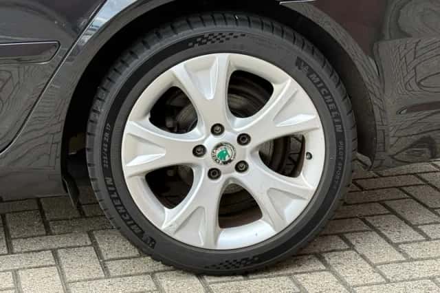 Škoda Octavia (2011) thumbnail 5