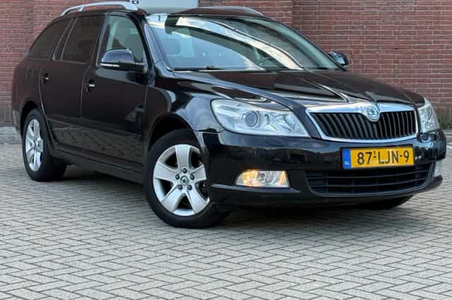 Škoda Octavia (2010) thumbnail 1