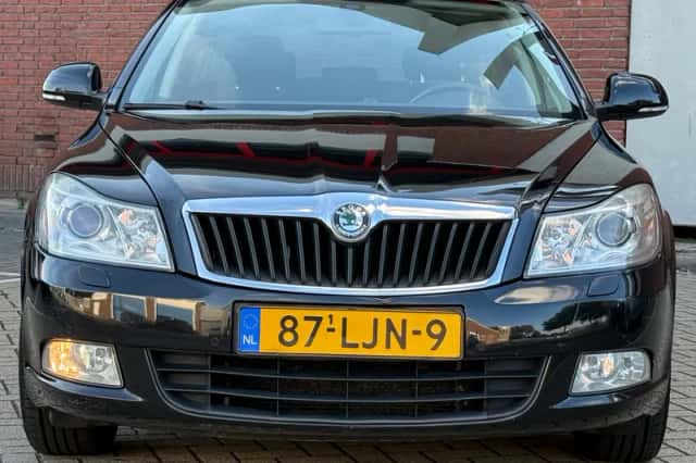 Škoda Octavia (2010) thumbnail 2