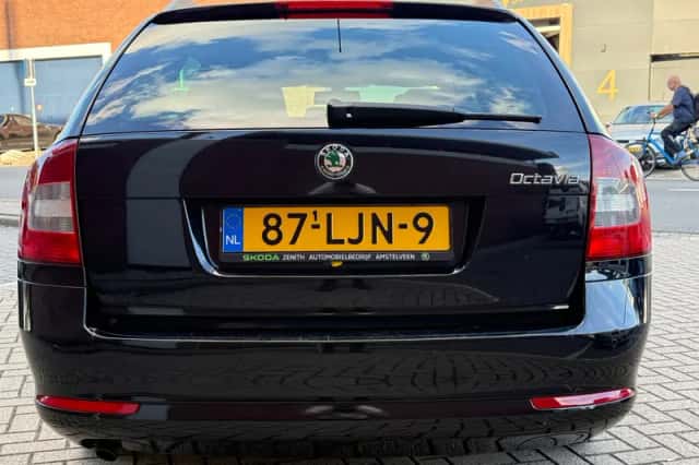 Škoda Octavia (2010) thumbnail 6