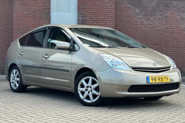 Toyota Prius (2005) thumbnail 1