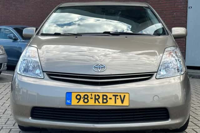 Toyota Prius (2005) thumbnail 2