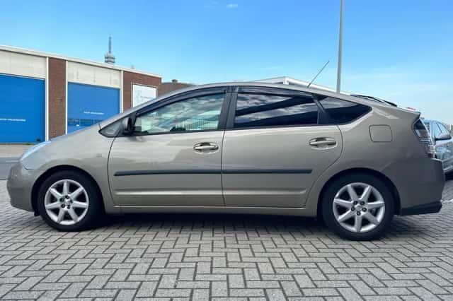 Toyota Prius (2005) thumbnail 4