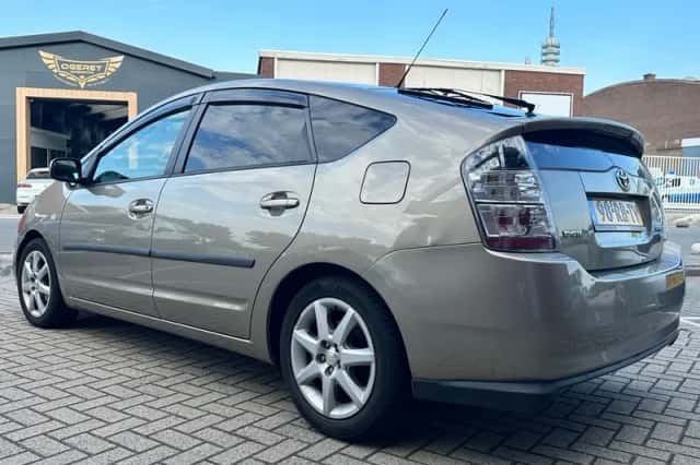 Toyota Prius (2005) thumbnail 5
