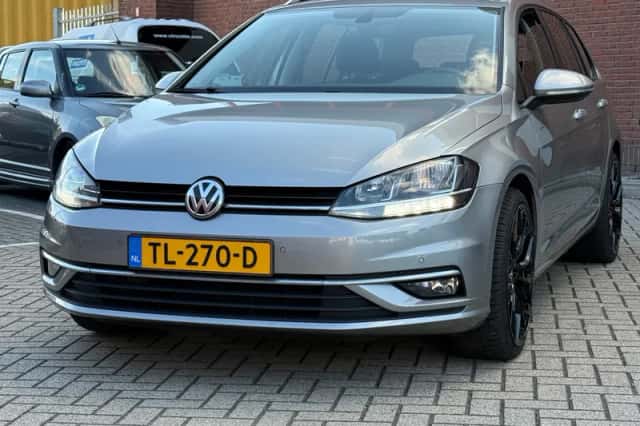 Volkswagen Golf (2018) thumbnail 3