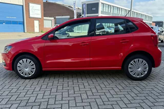 Volkswagen Polo (2014) thumbnail 4