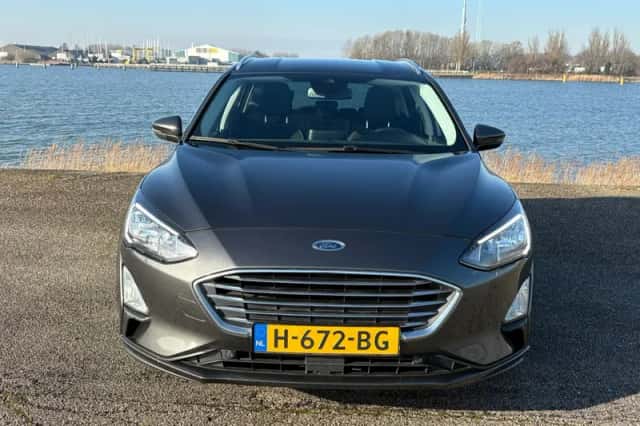 Ford Focus (2020) thumbnail 2