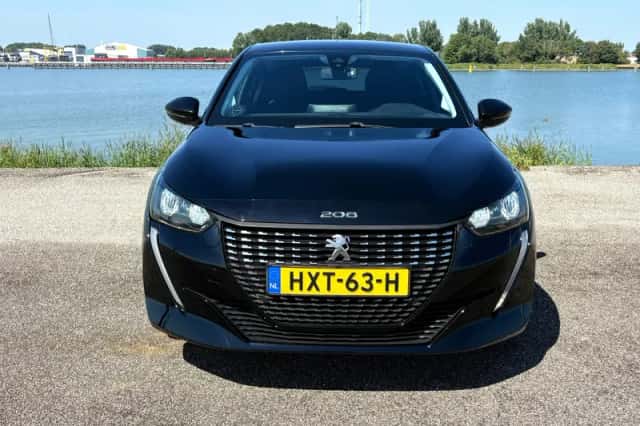 Peugeot 208 (2022) thumbnail 3