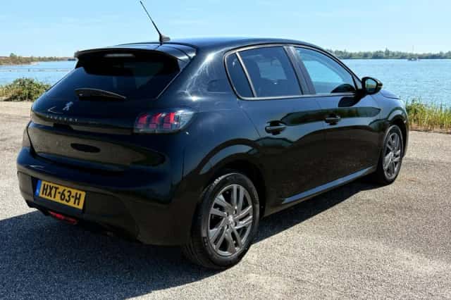 Peugeot 208 (2022) thumbnail 5