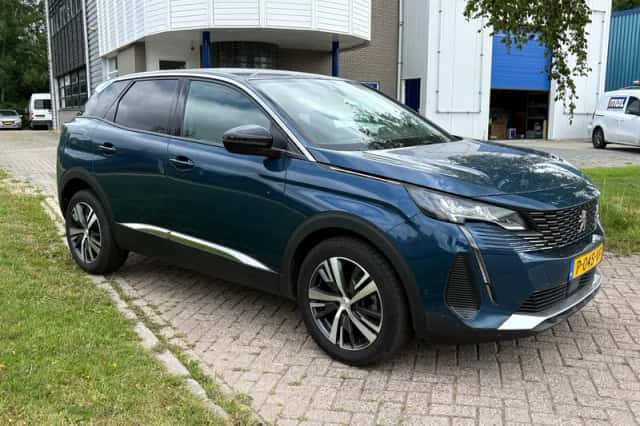 Peugeot 3008 (2022) thumbnail 1