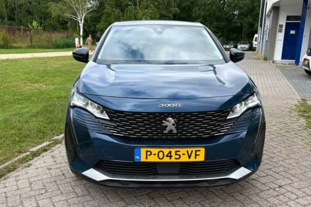 Peugeot 3008 (2022) thumbnail 3
