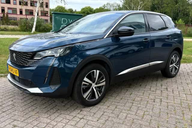 Peugeot 3008 (2022) thumbnail 4