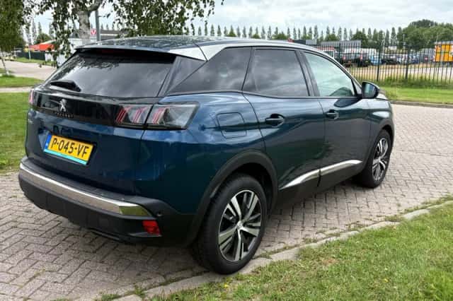 Peugeot 3008 (2022) thumbnail 5