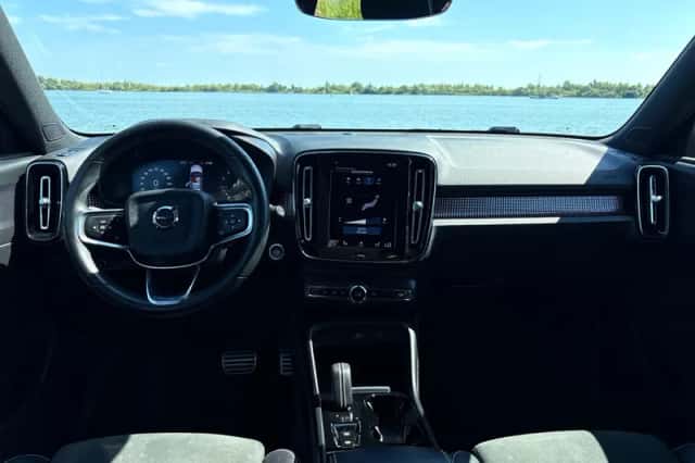 Volvo XC40 (2021) thumbnail 2