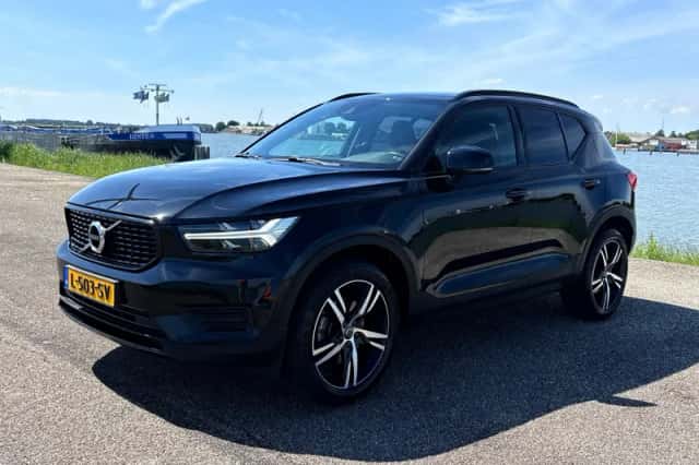 Volvo XC40 (2021) thumbnail 4