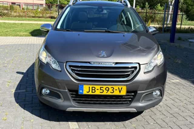 Peugeot 2008 (2016) thumbnail 3