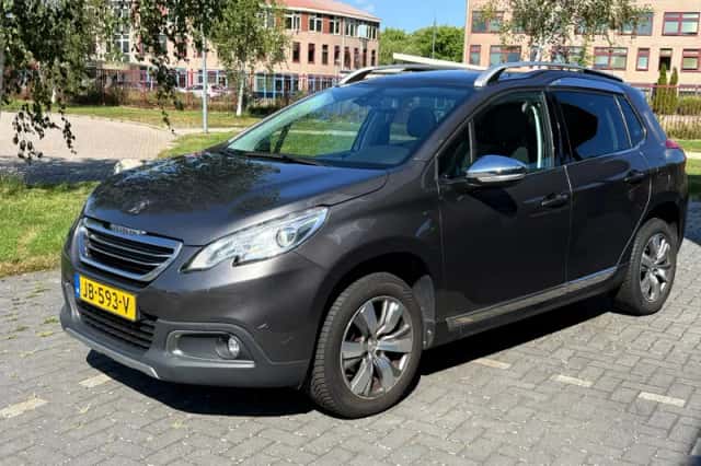 Peugeot 2008 (2016) thumbnail 4