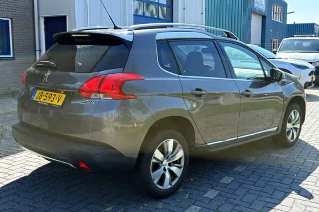 Peugeot 2008 (2016) thumbnail 5