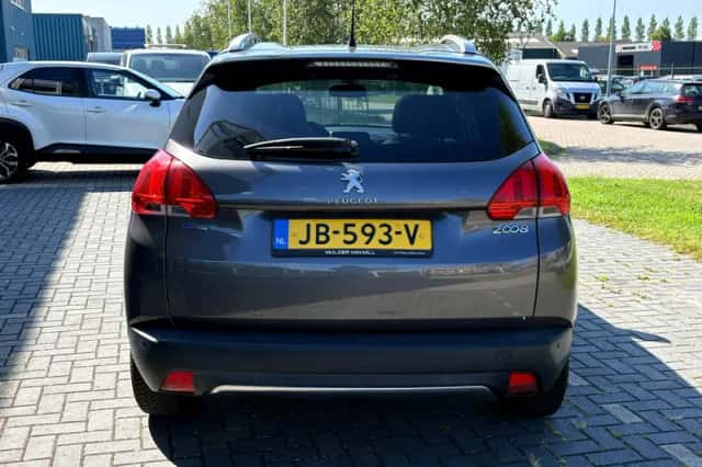 Peugeot 2008 (2016) thumbnail 6