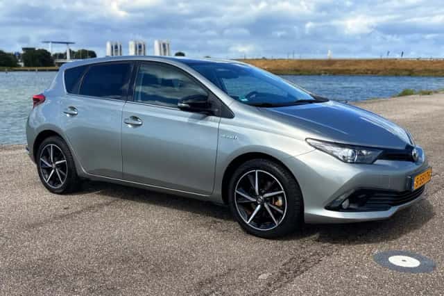 Toyota Auris (2019) thumbnail 1