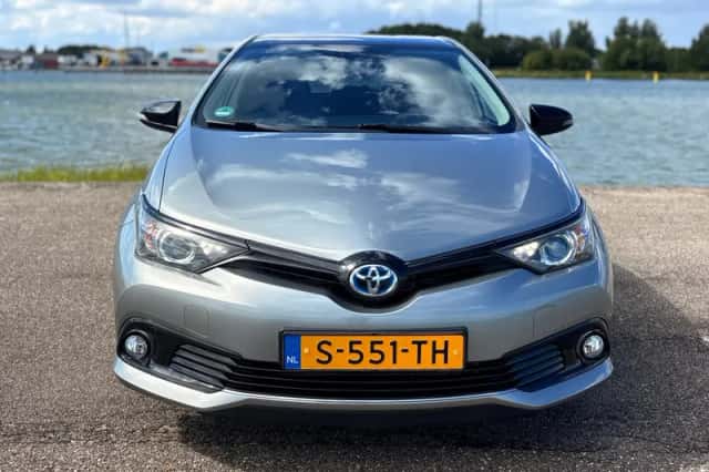 Toyota Auris (2019) thumbnail 3