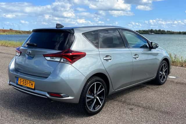 Toyota Auris (2019) thumbnail 5