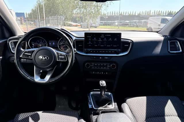 Kia Ceed Sportswagon (2020) thumbnail 2