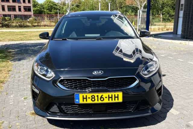 Kia Ceed Sportswagon (2020) thumbnail 3
