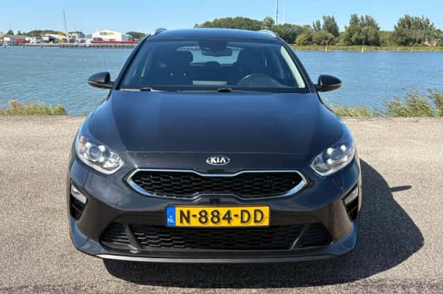 Kia Ceed Sportswagon (2021) thumbnail 3