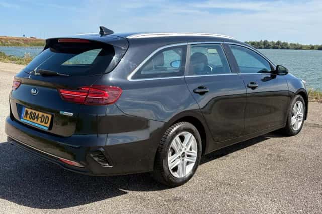Kia Ceed Sportswagon (2021) thumbnail 5