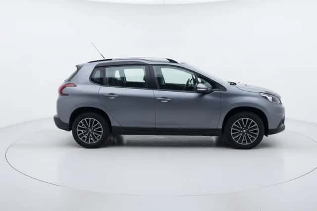 Peugeot 2008 (2018) thumbnail 3