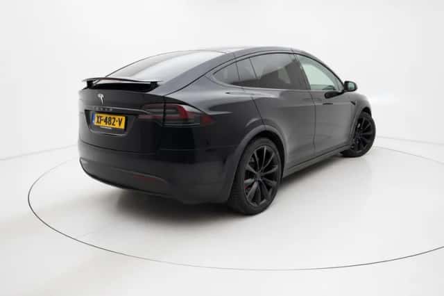 Tesla Model X (2018) thumbnail 3