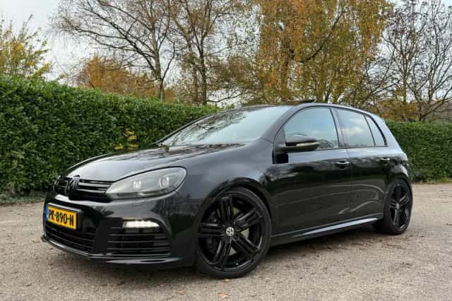 Volkswagen Golf (2011) thumbnail 1