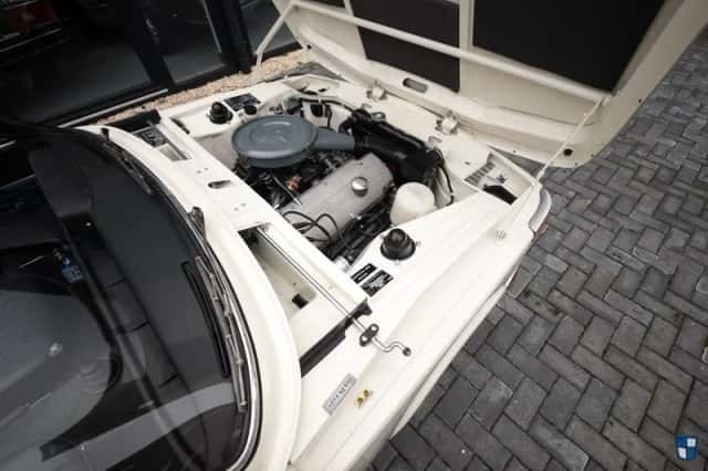 BMW 1600 (1970) thumbnail 4