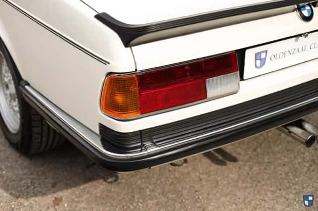 BMW 6-Serie (1987) thumbnail 6
