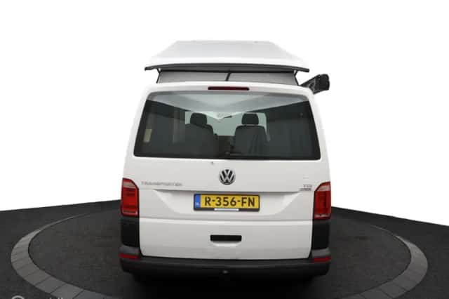 Volkswagen Transporter (2016) thumbnail 3