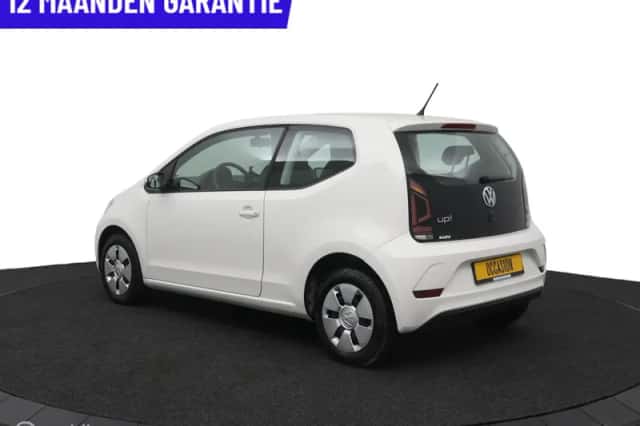 Volkswagen Up! (2018) thumbnail 3