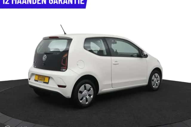 Volkswagen Up! (2018) thumbnail 5