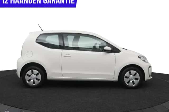 Volkswagen Up! (2018) thumbnail 6