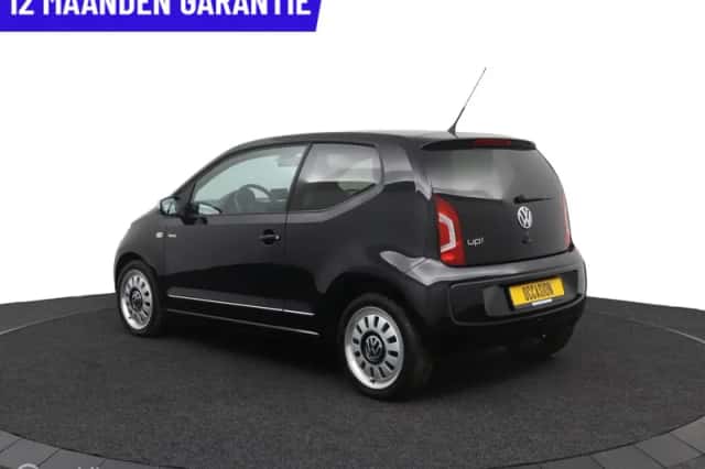 Volkswagen Up! (2012) thumbnail 3