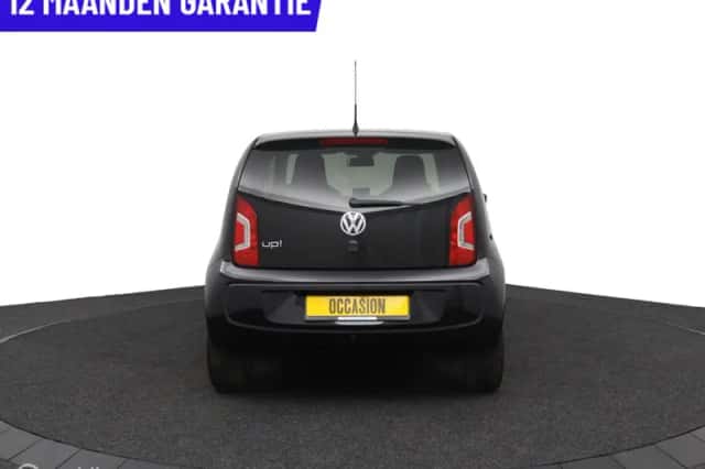 Volkswagen Up! (2012) thumbnail 4